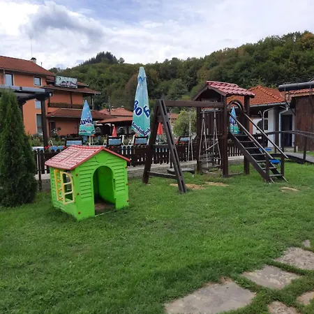 Vendégház Complex Balkandzhii Aprilci