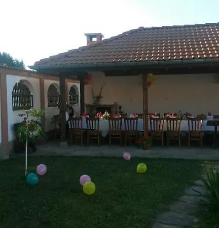 Vendégház Complex Balkandzhii Aprilci